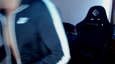 Twitter BreddTommy IG tommy bredd online show from 04/12/26, 06:35