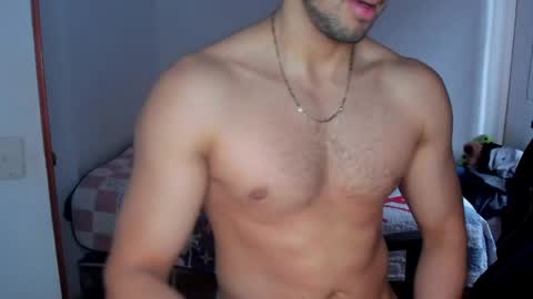 Snapshot of tommy_bred chatting on 05/02/26, 04:01 Twitter BreddTommy IG tommy bredd online show from 05/02/26, 04:01