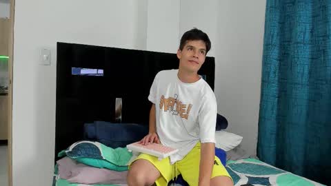   online show from 10/04/25, 08:12