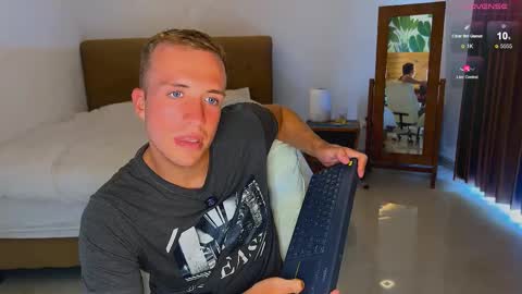 Tommy online show from 10/01/25, 01:55