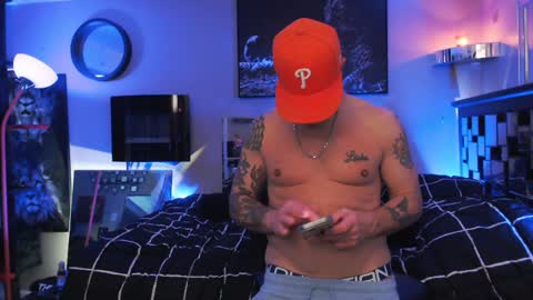 Snapshot of tommy_knuckles chatting on 12/27/24, 08:35 Tommy online show from 12/27/24, 08:35