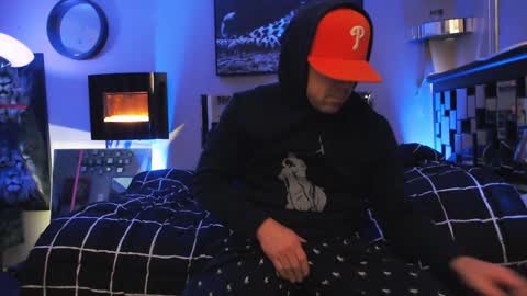 Snapshot of tommy_knuckles chatting on 12/28/24, 08:58 Tommy online show from 12/28/24, 08:58