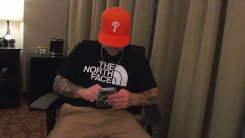 Snapshot of tommy_knuckles chatting on 12/29/24, 10:12 Tommy online show from 12/29/24, 10:12