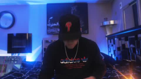 Snapshot of tommy_knuckles chatting on 01/02/25, 03:40 Tommy online show from 01/02/25, 03:40