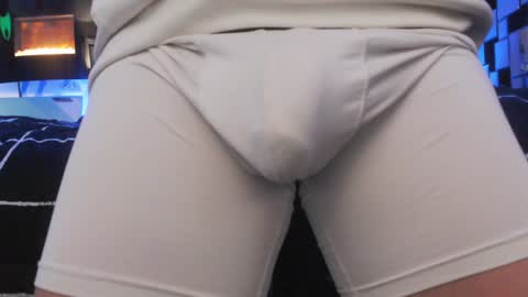 Snapshot of tommy_knuckles chatting on 01/08/25, 03:17 Tommy online show from 01/08/25, 03:17