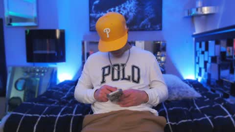 Snapshot of tommy_knuckles chatting on 01/12/25, 12:49 Tommy online show from 01/12/25, 12:49