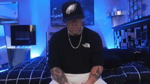 Snapshot of tommy_knuckles chatting on 01/19/25, 06:32 Tommy online show from 01/19/25, 06:32