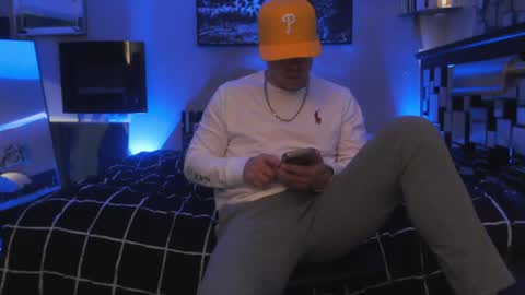 Snapshot of tommy_knuckles chatting on 01/22/25, 01:11 Tommy online show from 01/22/25, 01:11