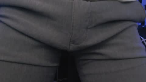 Snapshot of tommy_knuckles chatting on 01/24/25, 01:25 Tommy online show from 01/24/25, 01:25