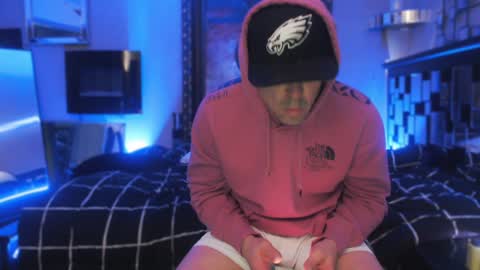 Snapshot of tommy_knuckles chatting on 01/25/25, 01:08 Tommy online show from 01/25/25, 01:08