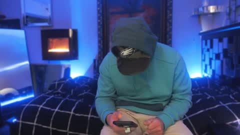 Snapshot of tommy_knuckles chatting on 01/28/25, 03:04 Tommy online show from 01/28/25, 03:04