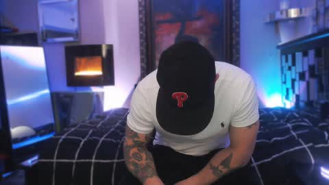 Snapshot of tommy_knuckles chatting on 01/28/25, 03:14 Tommy online show from 01/28/25, 03:14