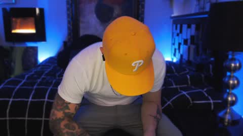 Snapshot of tommy_knuckles chatting on 01/31/25, 03:44 Tommy online show from 01/31/25, 03:44