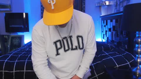 Snapshot of tommy_knuckles chatting on 02/01/25, 06:21 Tommy online show from 02/01/25, 06:21