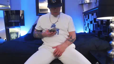 Snapshot of tommy_knuckles chatting on 02/12/25, 03:05 Tommy online show from 02/12/25, 03:05