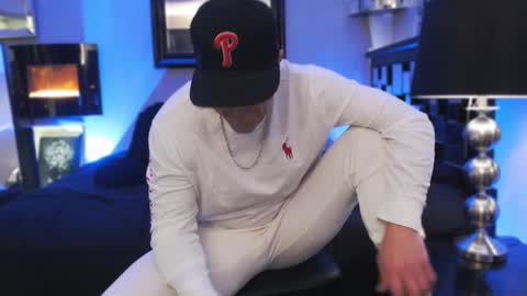 Snapshot of tommy_knuckles chatting on 02/12/25, 07:45 Tommy online show from 02/12/25, 07:45