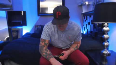 Snapshot of tommy_knuckles chatting on 02/15/25, 03:17 Tommy online show from 02/15/25, 03:17