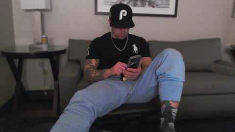 Snapshot of tommy_knuckles chatting on 03/02/25, 09:10 Tommy online show from 03/02/25, 09:10