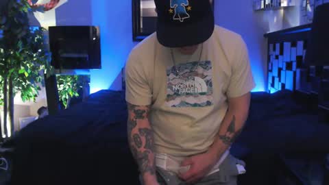 Snapshot of tommy_knuckles chatting on 03/11/25, 03:05 Tommy online show from 03/11/25, 03:05