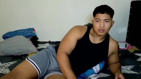 Snapshot of tommy_montana57935 chatting on 05/14/26, 01:34 tommy and merida online show from 05/14/26, 01:34
