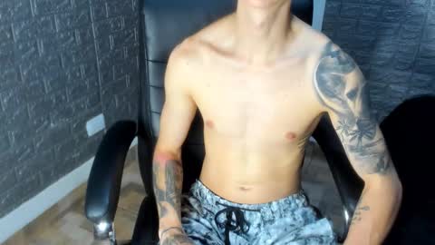 Snapshot of tommy_slater chatting on 10/26/25, 10:15 Tommy Slater online show from 10/26/25, 10:15