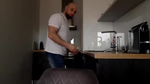 Thomas Fit online show from 02/23/25, 01:21