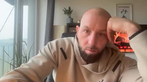 Thomas Fit online show from 10/22/25, 06:46