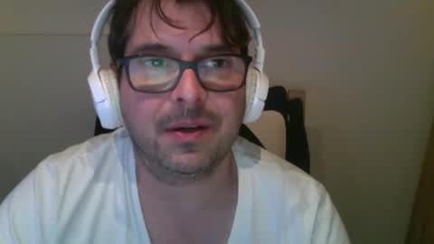 Snapshot of tomsterboys chatting on 02/20/26, 10:32 SandroLickYouCrazy online show from 02/20/26, 10:32