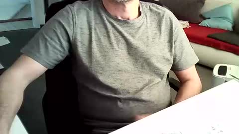 Snapshot of tomtom02029 chatting on 12/16/24, 02:49 Tom online show from 12/16/24, 02:49