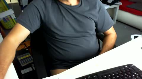 Snapshot of tomtom02029 chatting on 10/13/25, 08:47 Tom online show from 10/13/25, 08:47