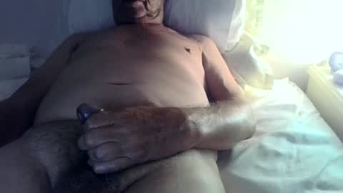 Snapshot of tonidr chatting on 09/26/25, 06:23 Tonidr online show from 09/26/25, 06:23