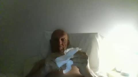 Snapshot of tonidr chatting on 09/28/25, 07:03 Tonidr online show from 09/28/25, 07:03