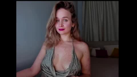 Snapshot of tony_and_alice chatting on 12/23/24, 08:25 Tony and Alice online show from 12/23/24, 08:25