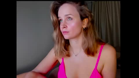 Snapshot of tony_and_alice chatting on 01/29/25, 09:39 Tony and Alice online show from 01/29/25, 09:39