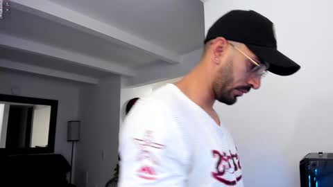 tony muscle1 online show from 02/06/25, 09:53