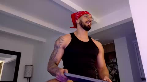 tony muscle1 online show from 11/18/25, 09:19