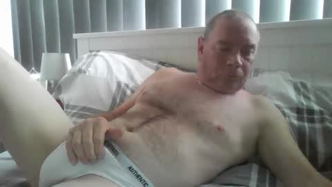 Snapshot of tonygibbson62 chatting on 10/27/25, 09:13 tonygibbson62 online show from 10/27/25, 09:13