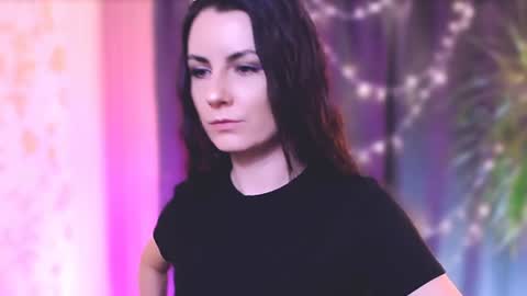 Elizabeth online show from 01/12/25, 08:14