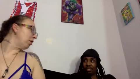 Snapshot of toochillcouple420 chatting on 12/07/24, 12:52 toochillcouple420 online show from 12/07/24, 12:52