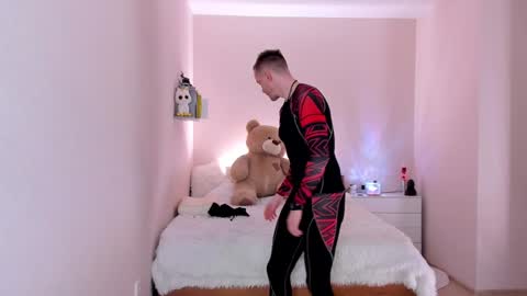 toohornyserj online show from 02/03/25, 11:05