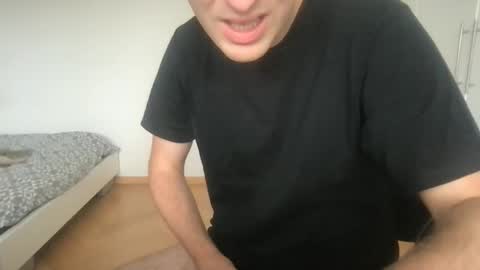 Max online show from 09/16/25, 06:14