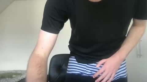 Max online show from 10/05/25, 12:36