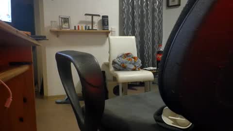 toohugeandstonedxoxo online show from 11/29/25, 09:07