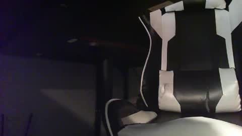 Snapshot of tool1 chatting on 12/18/24, 12:10 tool1 online show from 12/18/24, 12:10