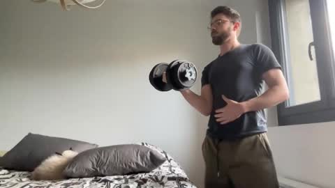 Tom online show from 04/05/26, 03:53