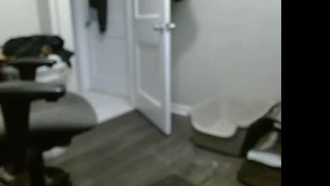 Snapshot of tooobvious chatting on 02/10/25, 10:51 tooobvious online show from 02/10/25, 10:51