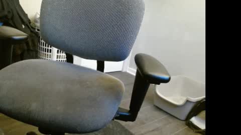 Snapshot of tooobvious chatting on 03/06/25, 10:58 tooobvious online show from 03/06/25, 10:58