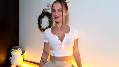 Kira online show from 12/21/24, 07:35