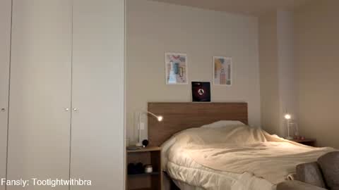 Snapshot of tootightwithbra chatting on 06/29/26, 07:47 Kira online show from 06/29/26, 07:47