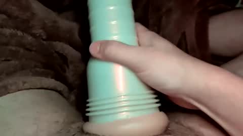 topaz_room online show from 12/05/25, 10:24